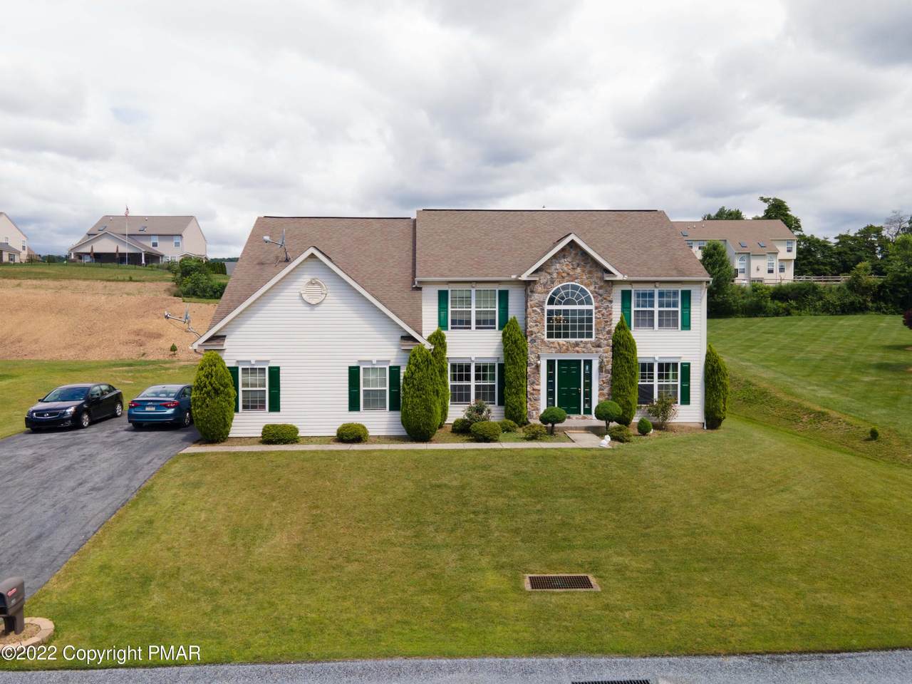 708 Centerfield Dr - Photo 1