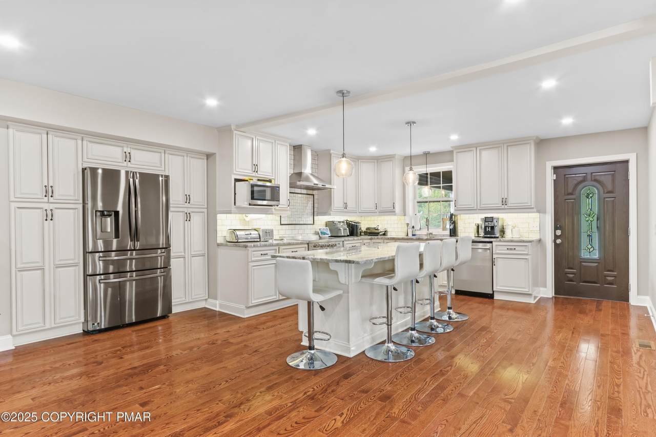 521 Greenview Drive - Photo 1