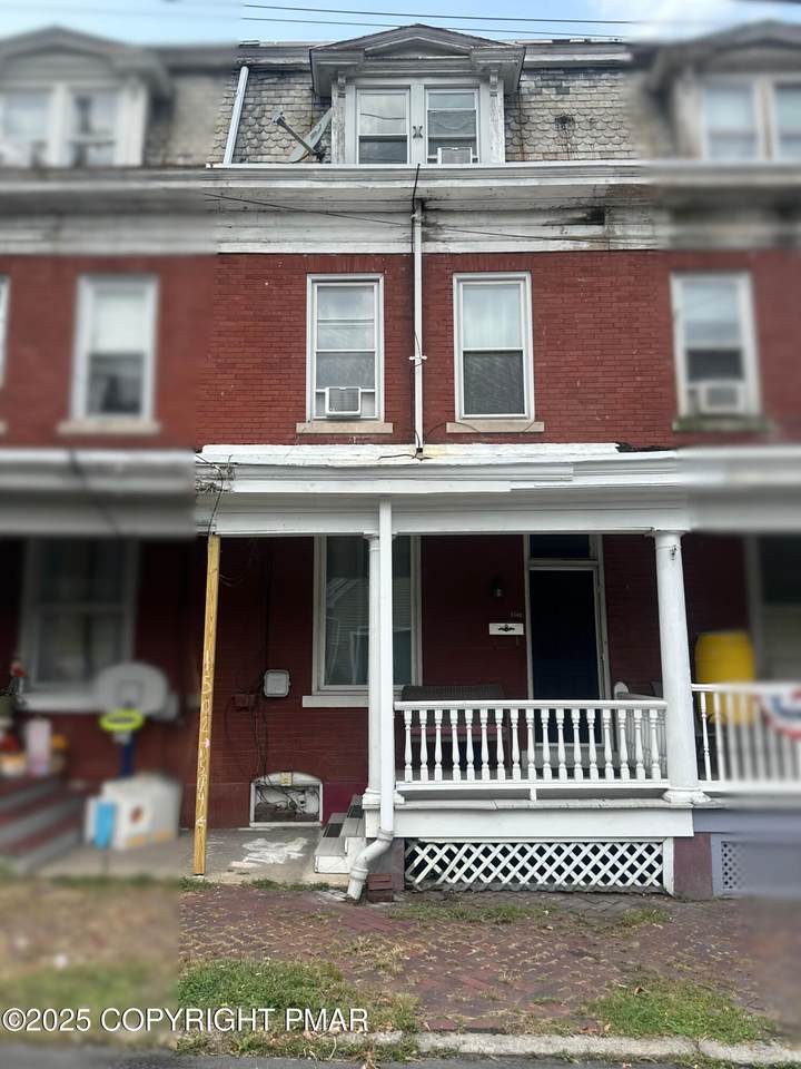 1502 Norwegian Street - Photo 1