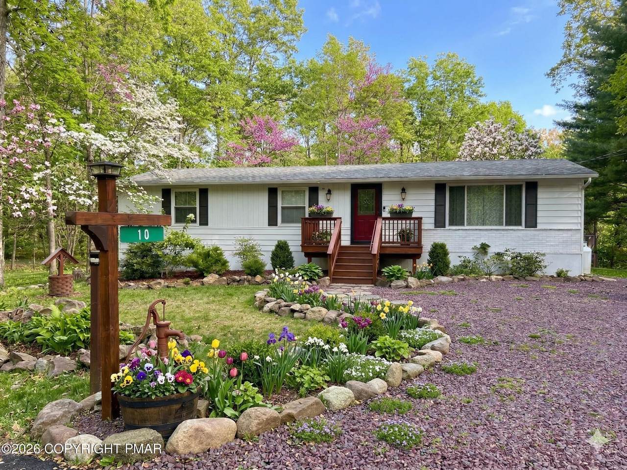 10 Helen Way - Photo 1