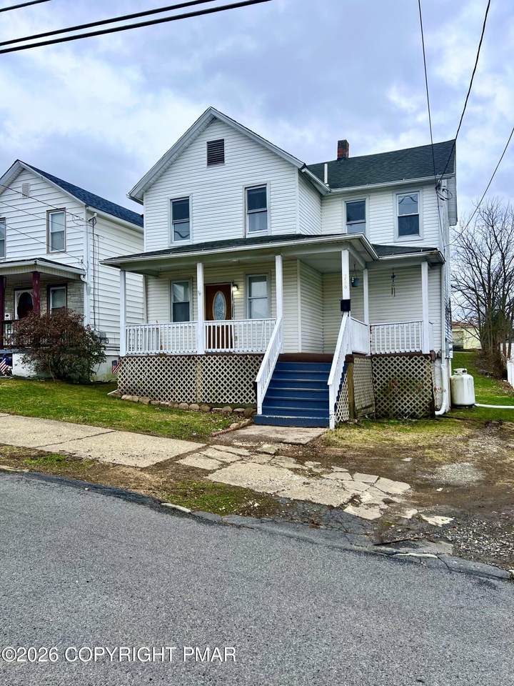 226 Lackawanna Avenue - Photo 1