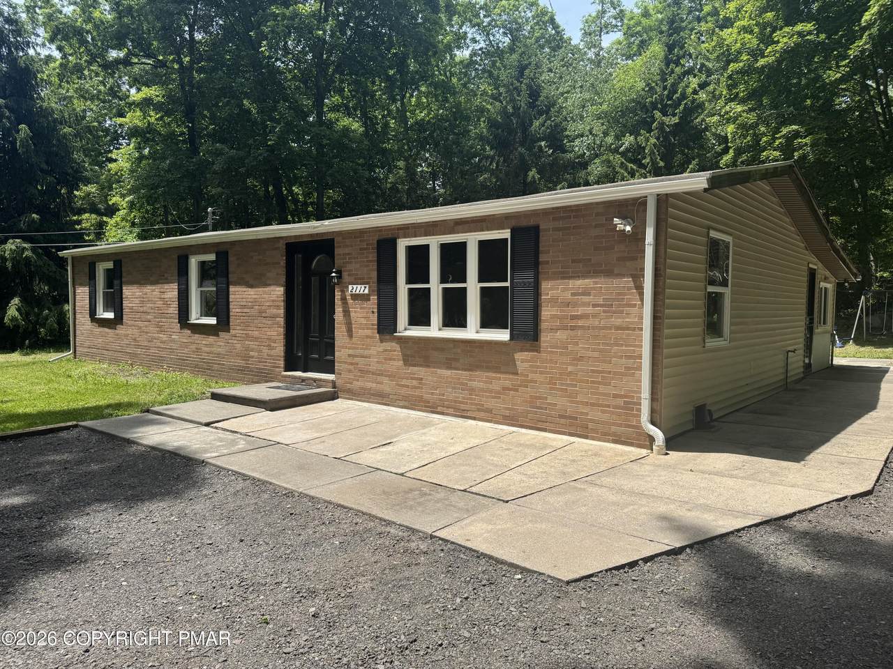 2117 Heathrow Lane - Photo 1