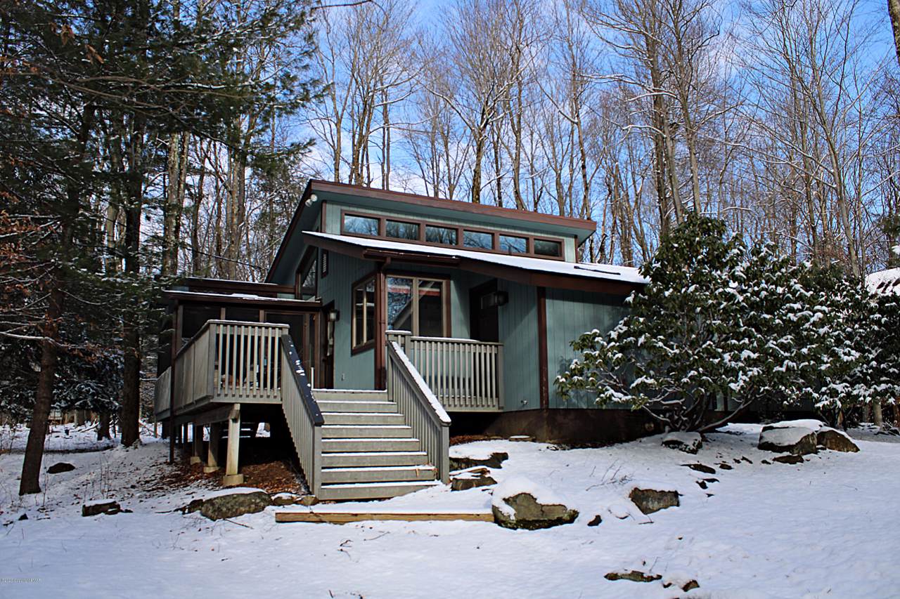 2295 Hillcrest Dr - Photo 1