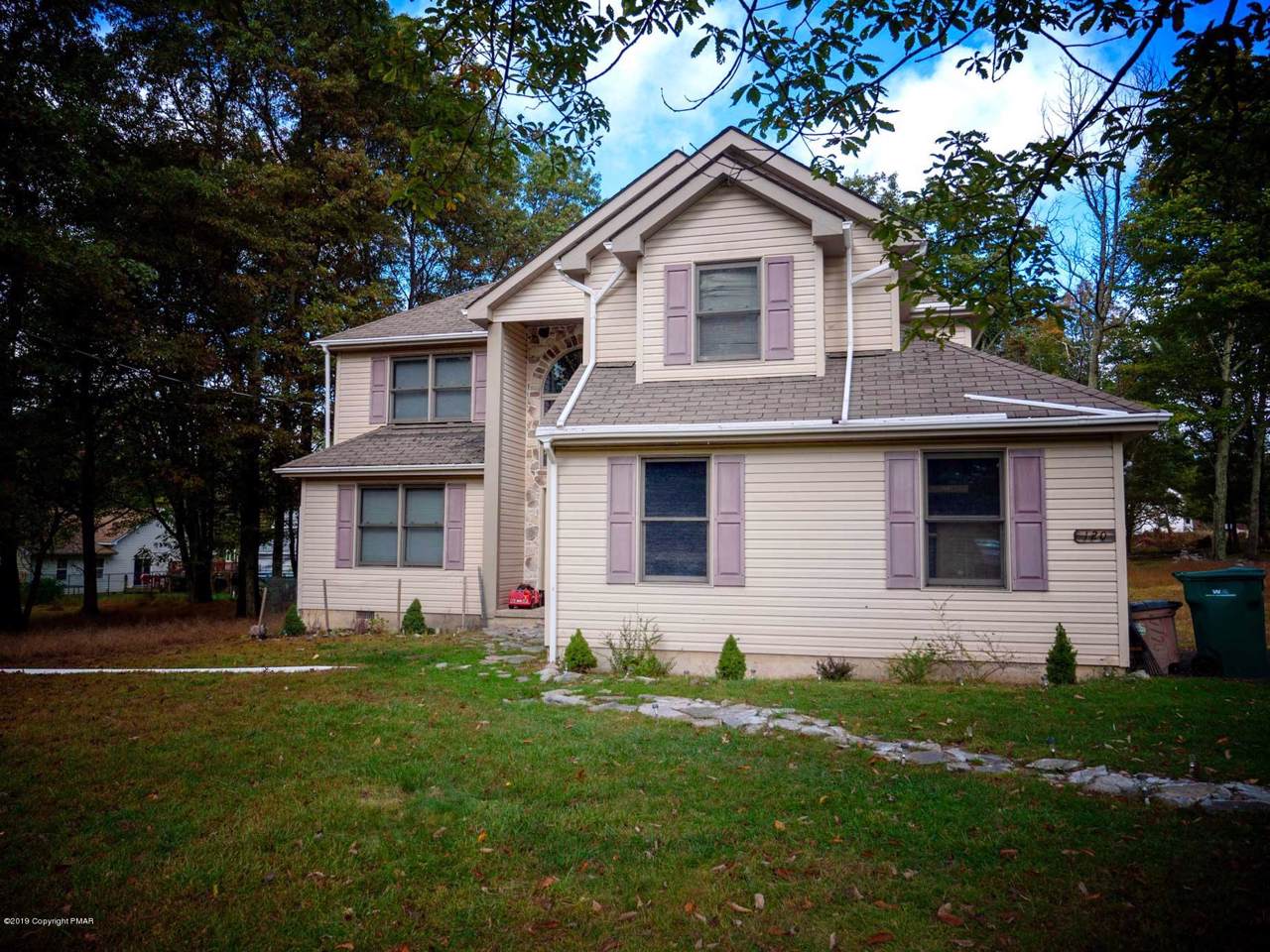 120 Simmons Pl - Photo 1
