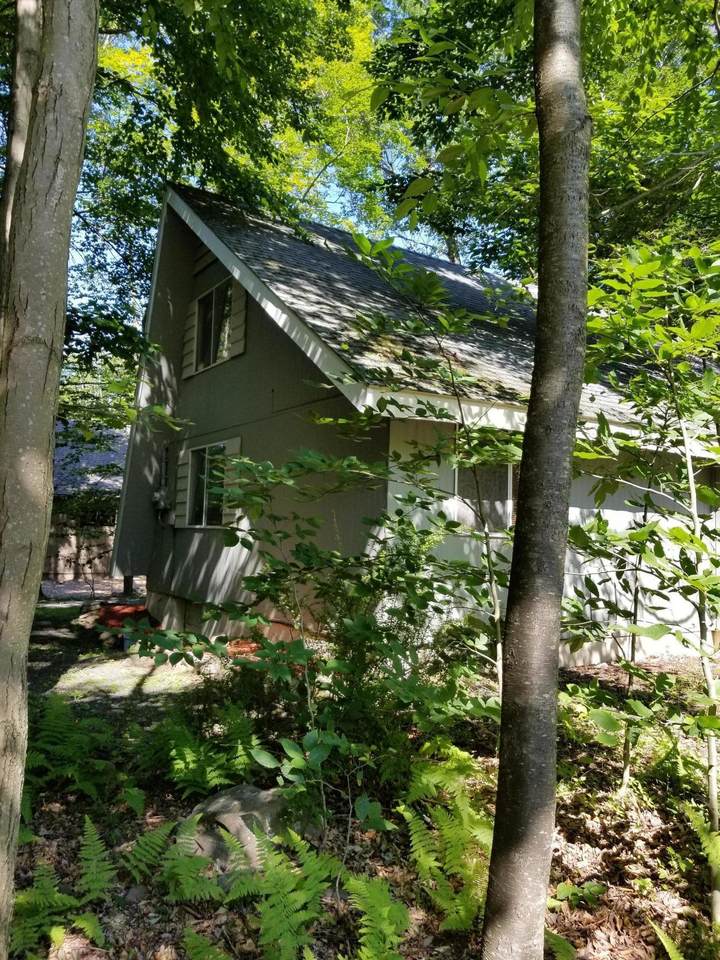1550 Crestview Ln - Photo 1