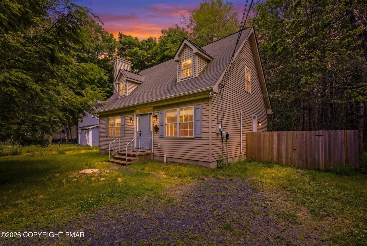 9102 Idlewild Drive - Photo 1