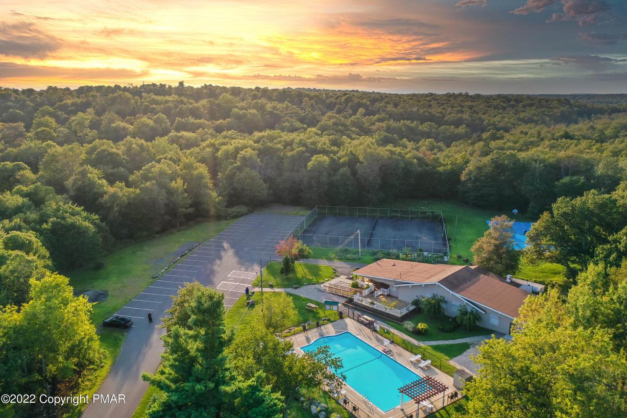9688 Stony Hollow Dr - Photo 1