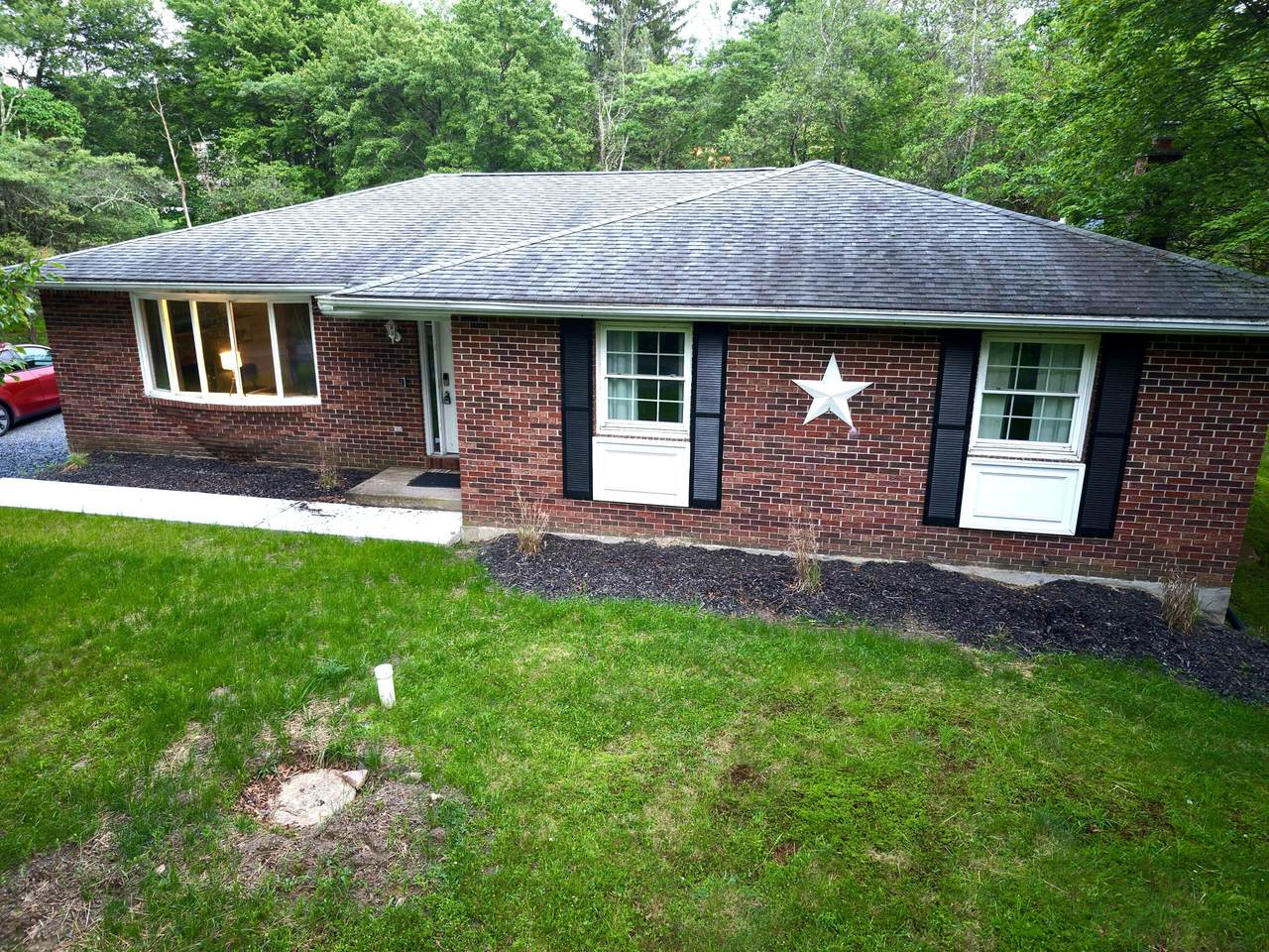 158 Azalea Drive - Photo 1