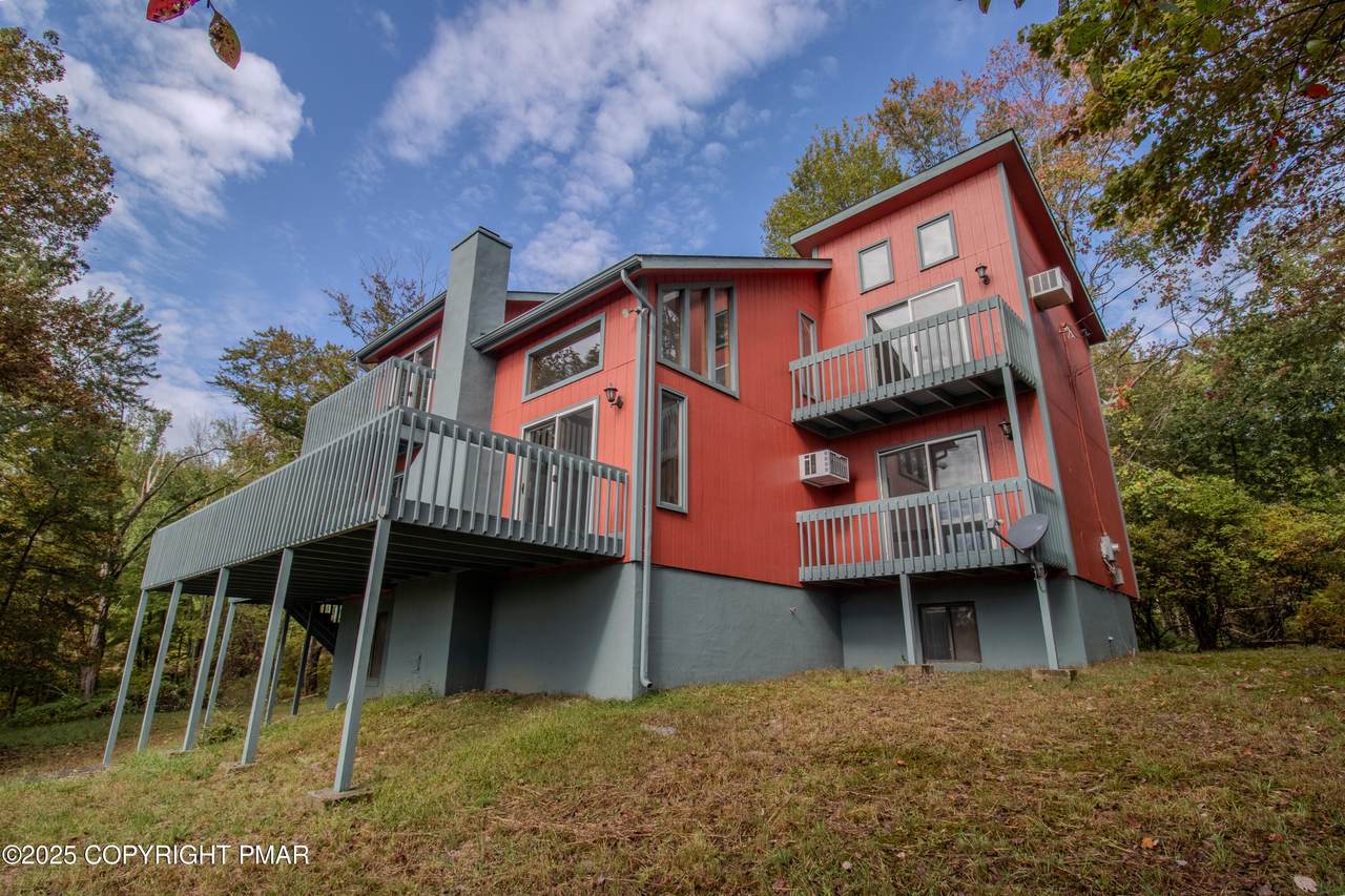 1142 Yorkshire Lane - Photo 1