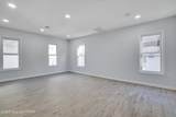 523 Sarah Street - Photo 3