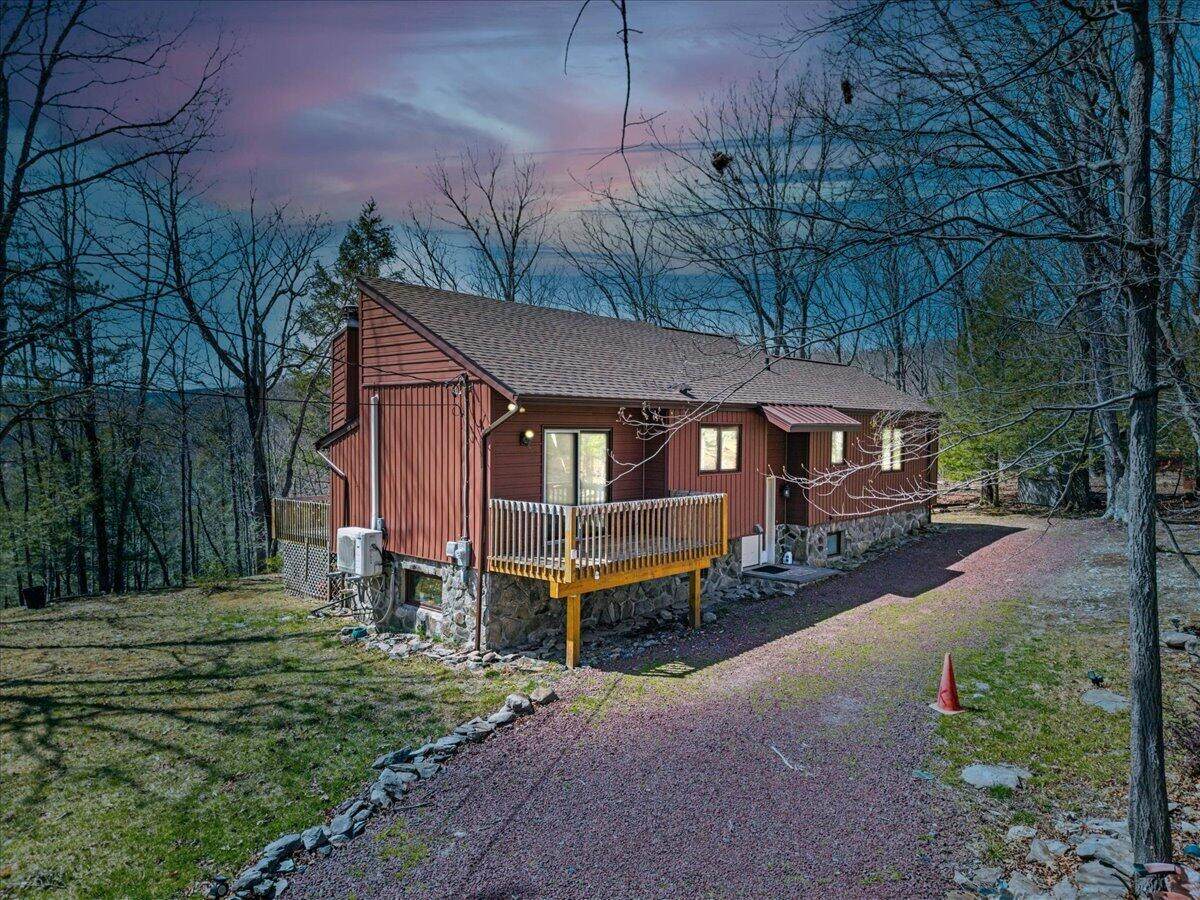 619 Clubhouse Drive - Photo 1