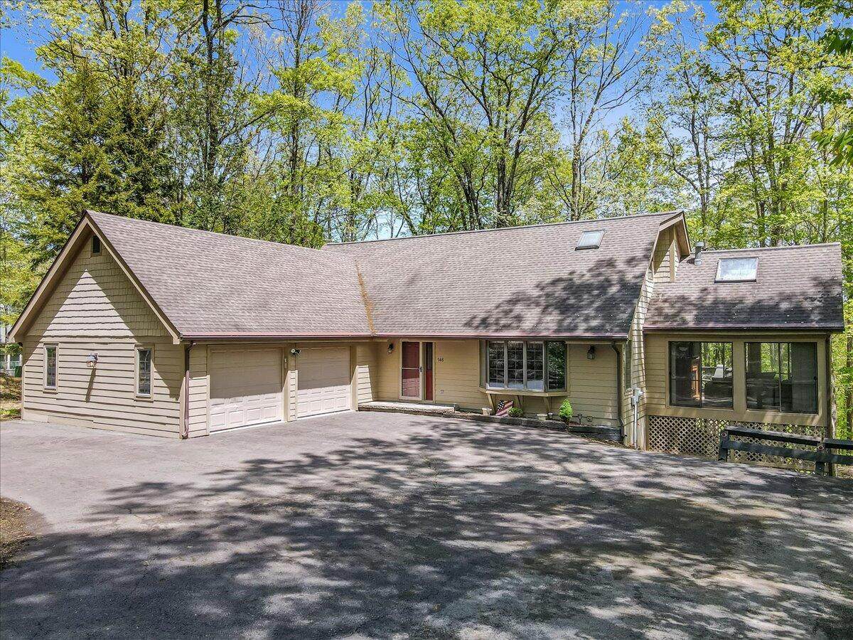 146 Cove Point Circle - Photo 1