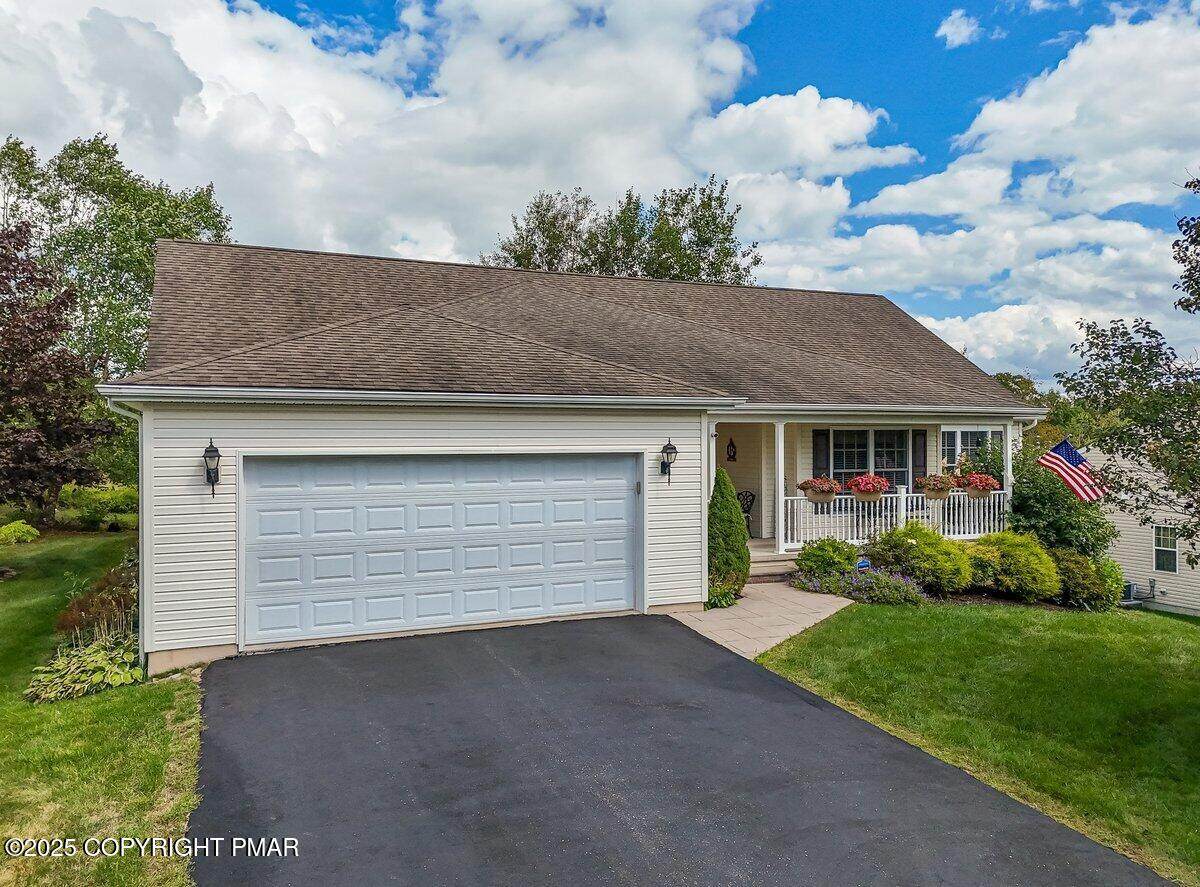 317 Golden Oaks Drive - Photo 1