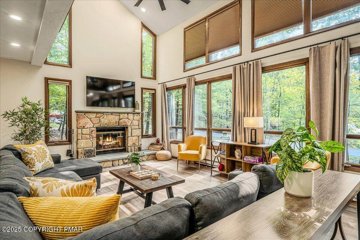 1119 Kensington Drive - Photo 1