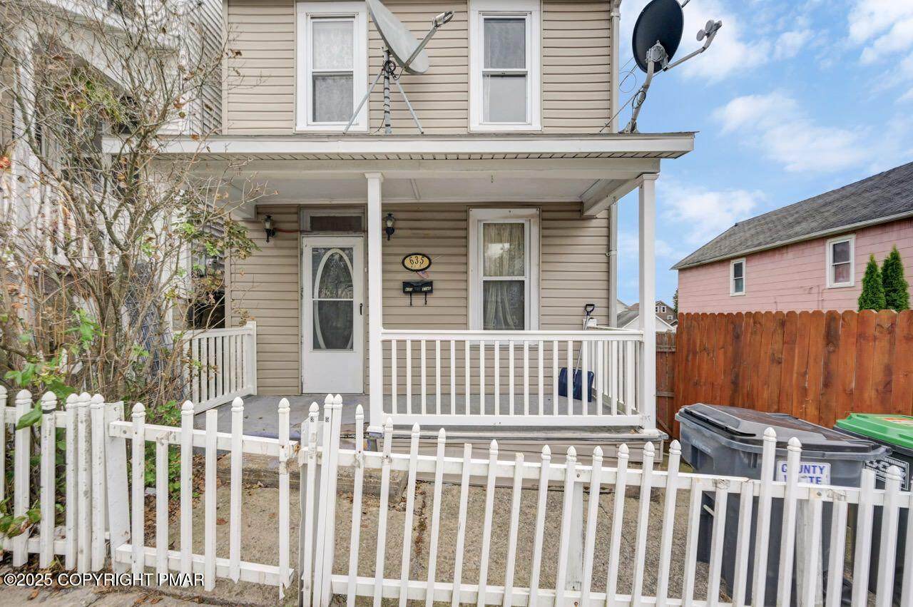 635 Vine Street - Photo 1