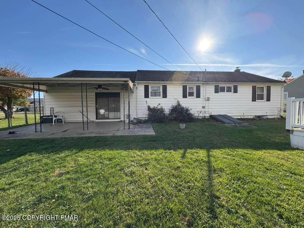 927 Pearl Boulevard - Photo 1