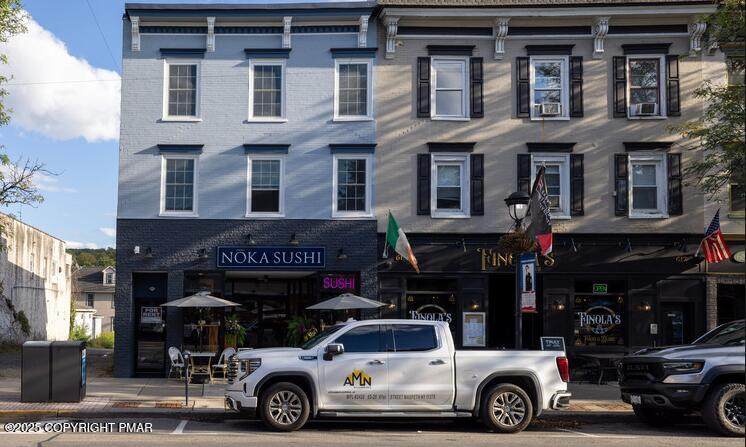 611 Main Street - Photo 1