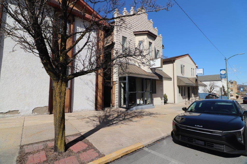 179 Delaware Avenue - Photo 1