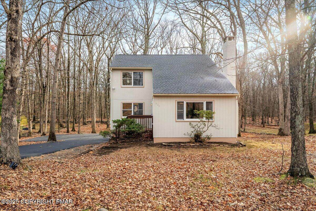 210 Clubhouse Drive - Photo 1