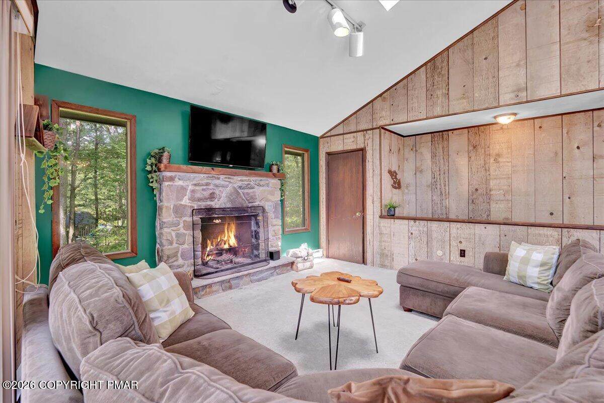 https://bt-photos.global.ssl.fastly.net/pocono/orig_boomver_2_PM-139149-2.jpg