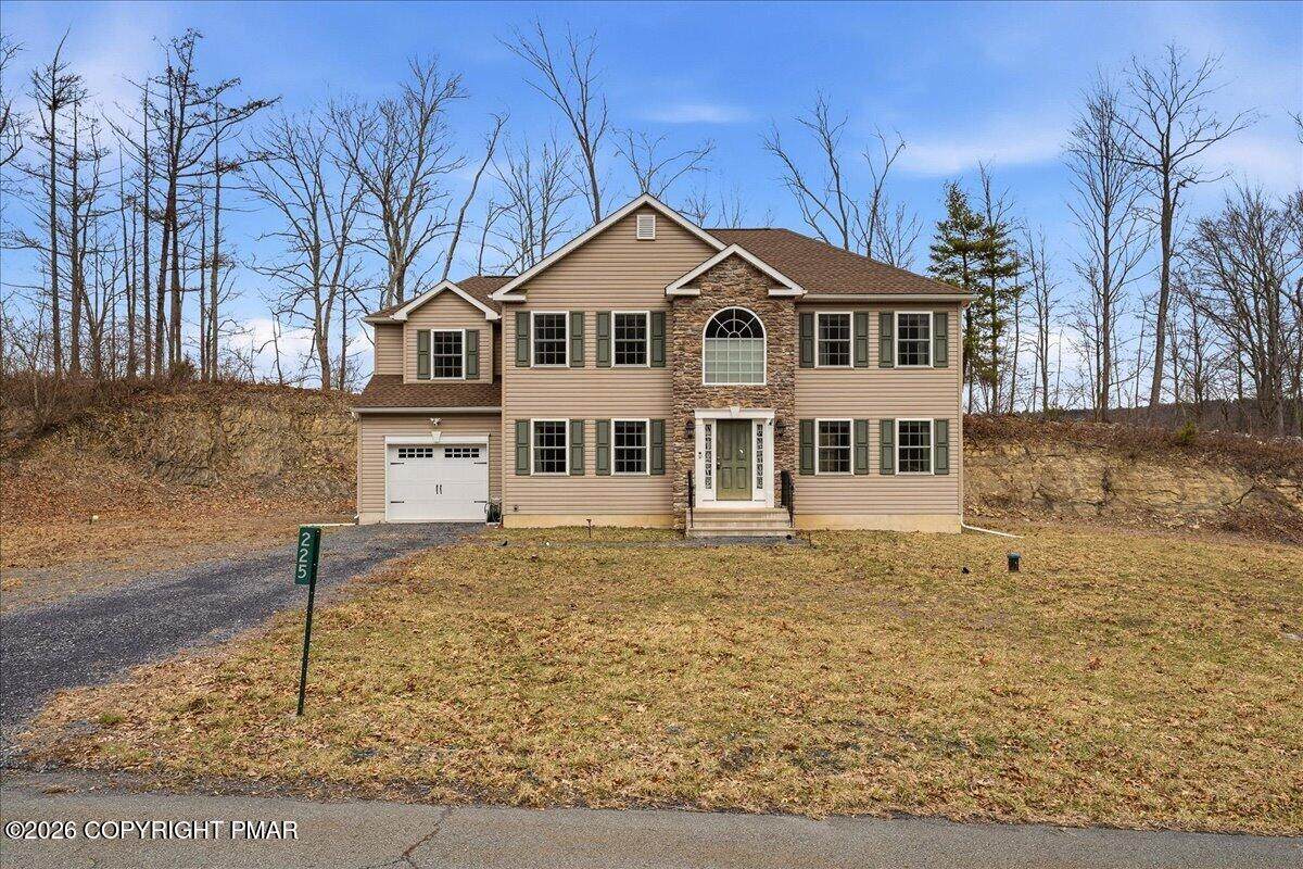 225 Swan Court - Photo 1