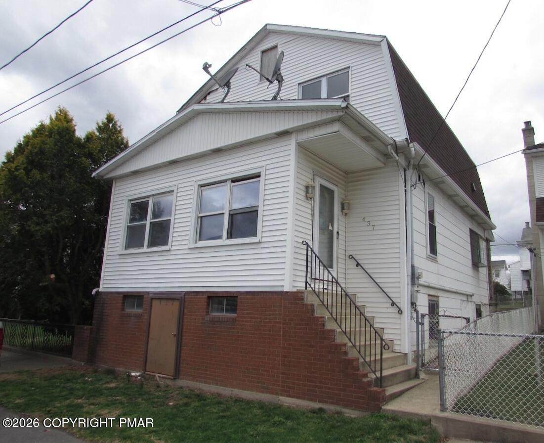 437 Melrose Street - Photo 1