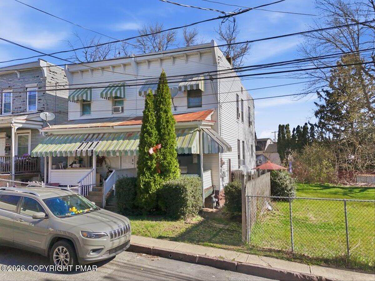 22 Schoolhouse Lane - Photo 1