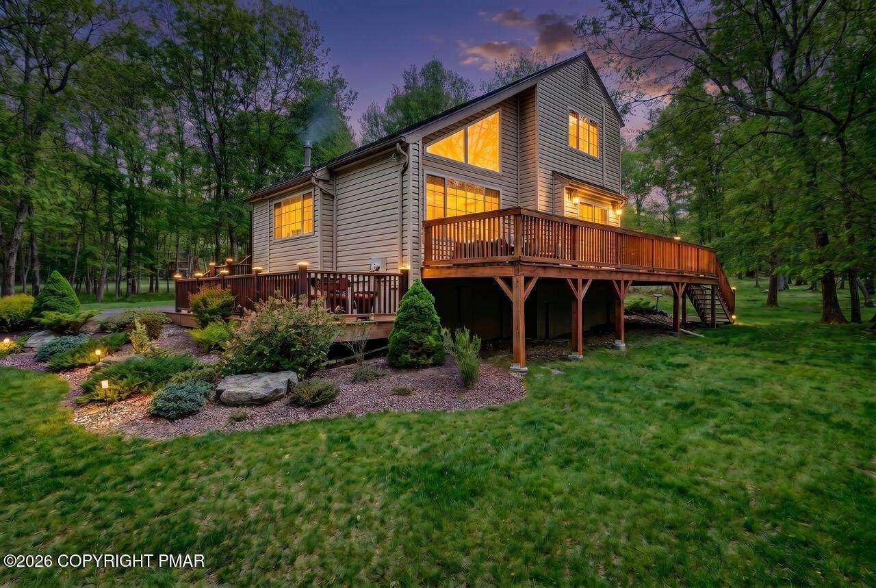 60 Stephen Way - Photo 1