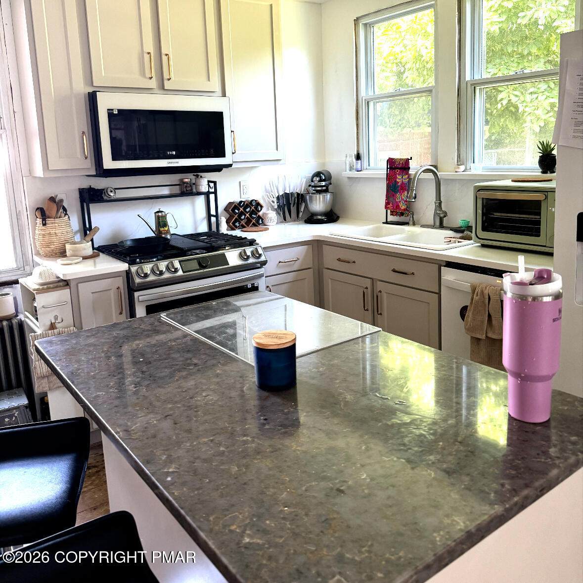 https://bt-photos.global.ssl.fastly.net/pocono/orig_boomver_1_PM-141806-2.jpg