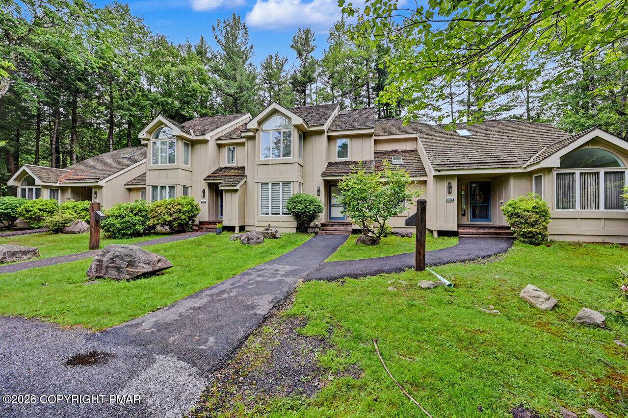 1015 Crestwoods Drive - Photo 1