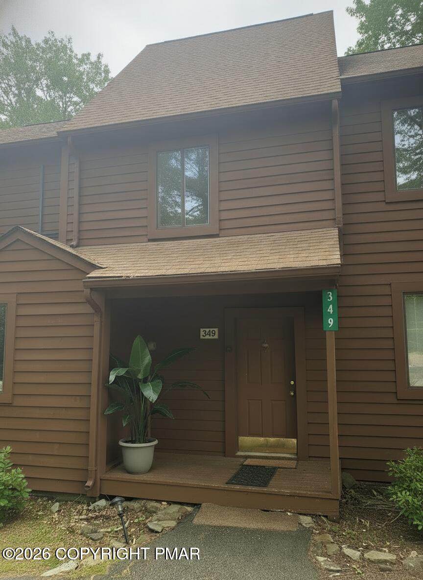 349 Crewe Court - Photo 1