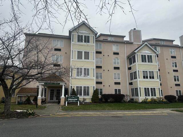 3 Village Circle - Photo 1