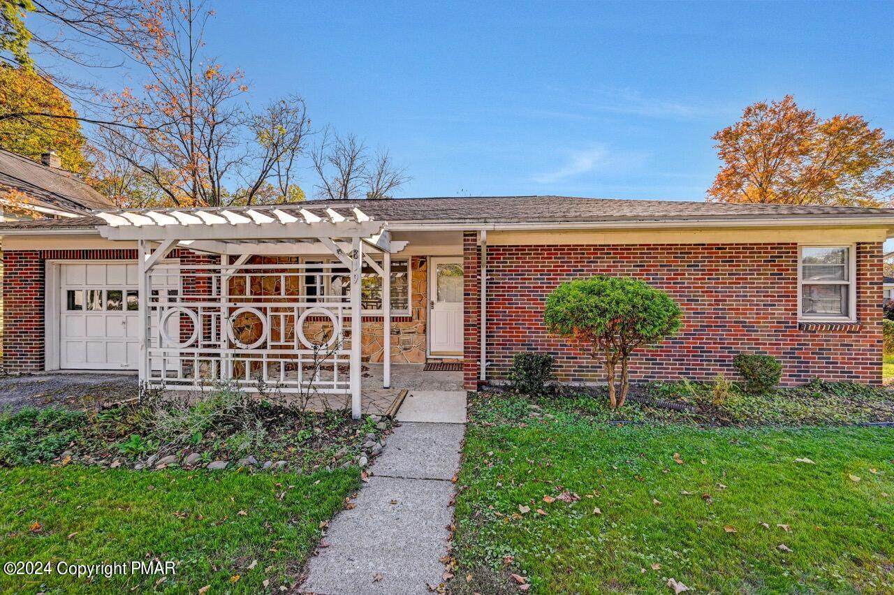 819 Fairview Avenue - Photo 1