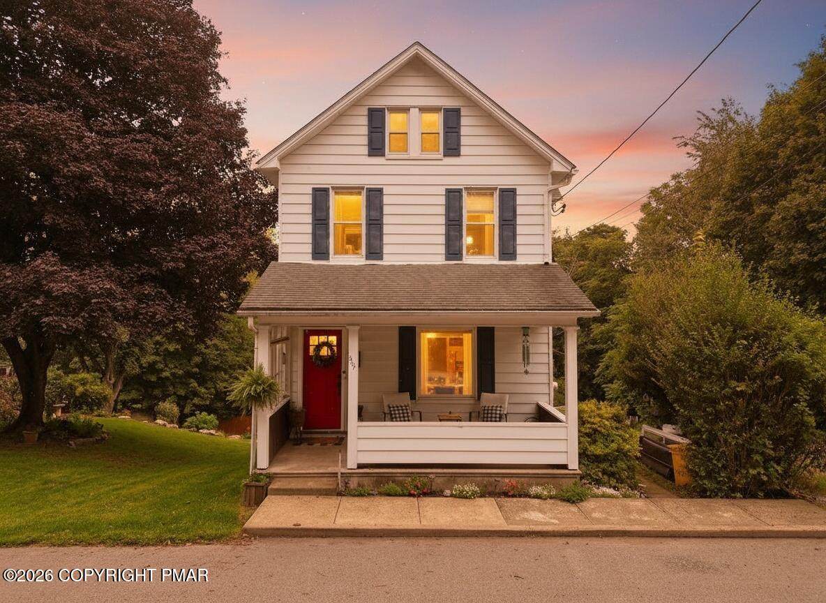 319 4th Street - Photo 1
