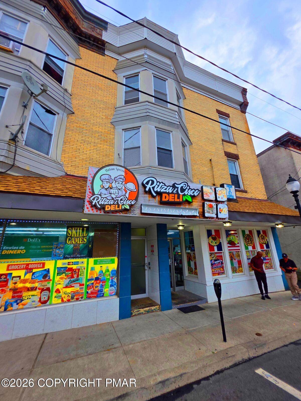 623 Centre St - Photo 1