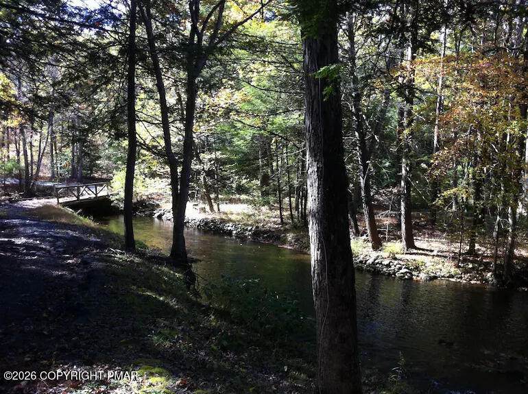 https://bt-photos.global.ssl.fastly.net/pocono/orig_boomver_1_PM-144232-2.jpg