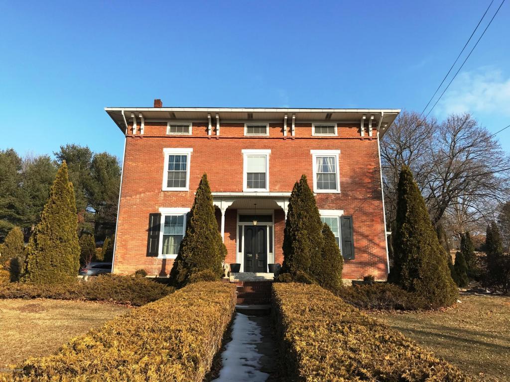 738 Mahoning Dr - Photo 1