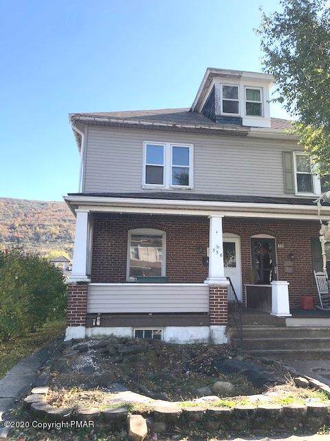 556 Franklin Ave - Photo 1