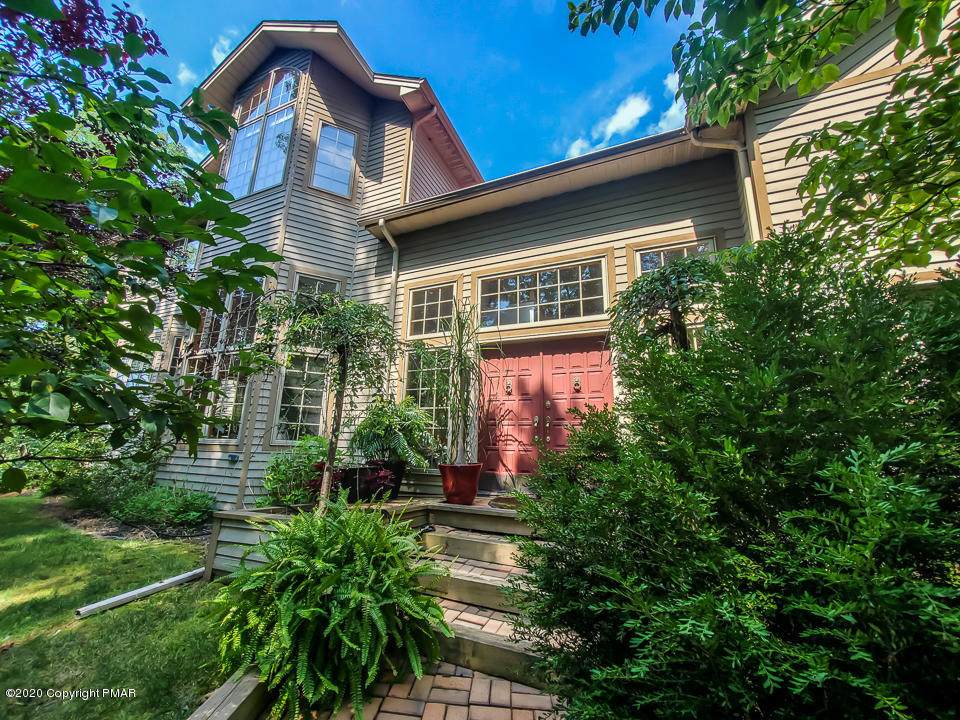 913 Summit Dr - Photo 1
