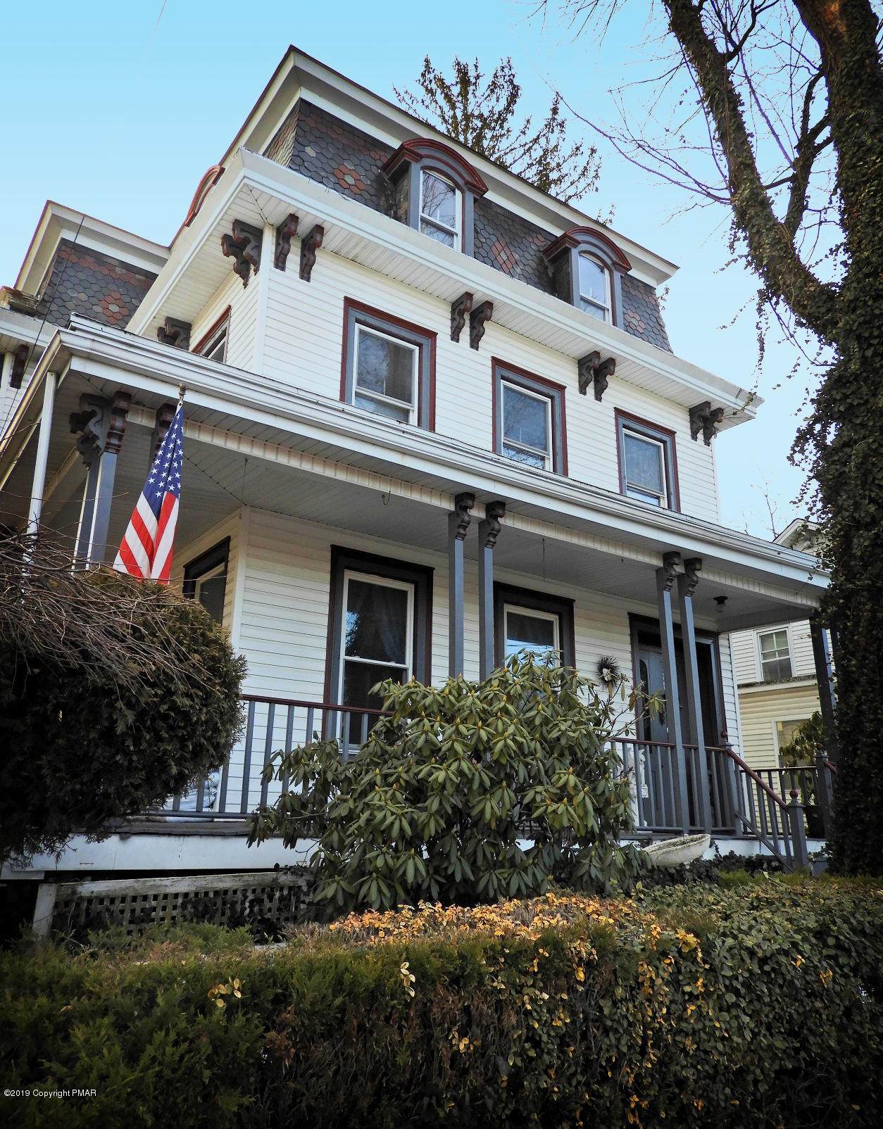 523 Delaware Ave - Photo 1