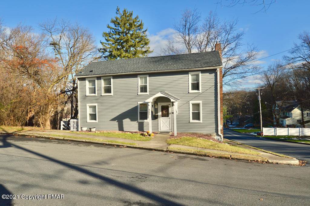 445 4Th St - Photo 1
