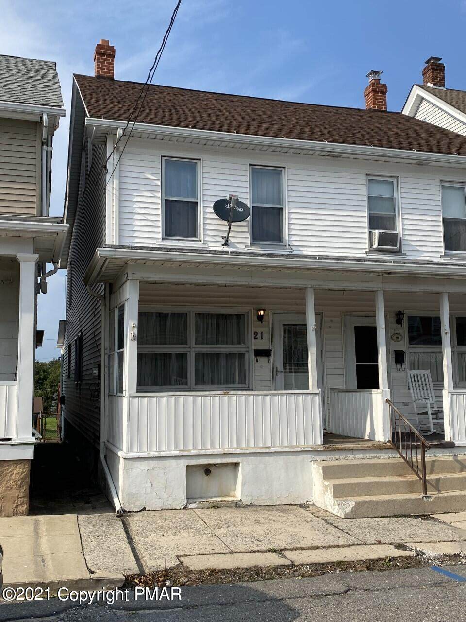 212 Hazard St - Photo 1