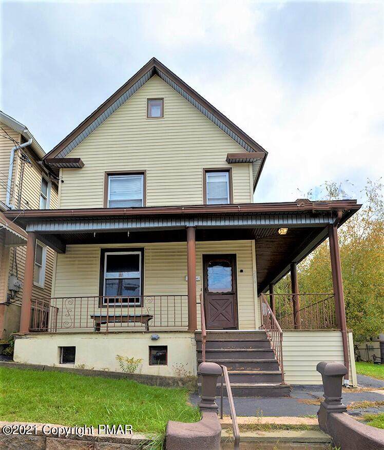 216 Van Buren Ave - Photo 1