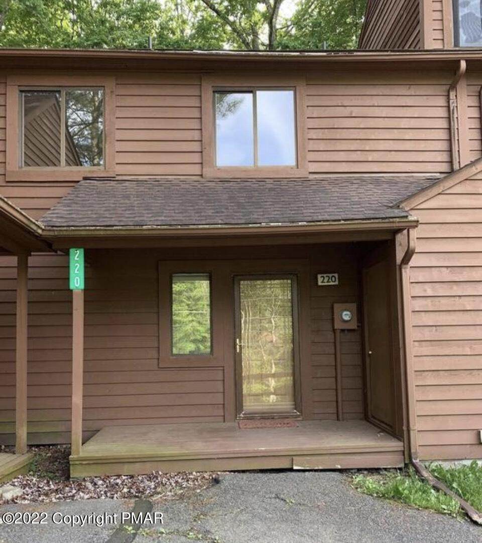 220 Sterling Ct - Photo 1