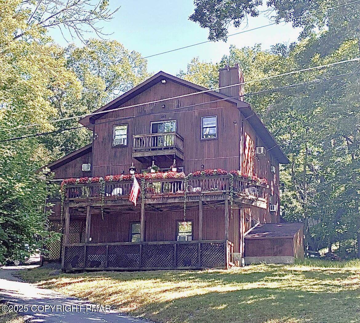 548 Lakeside Drive - Photo 1