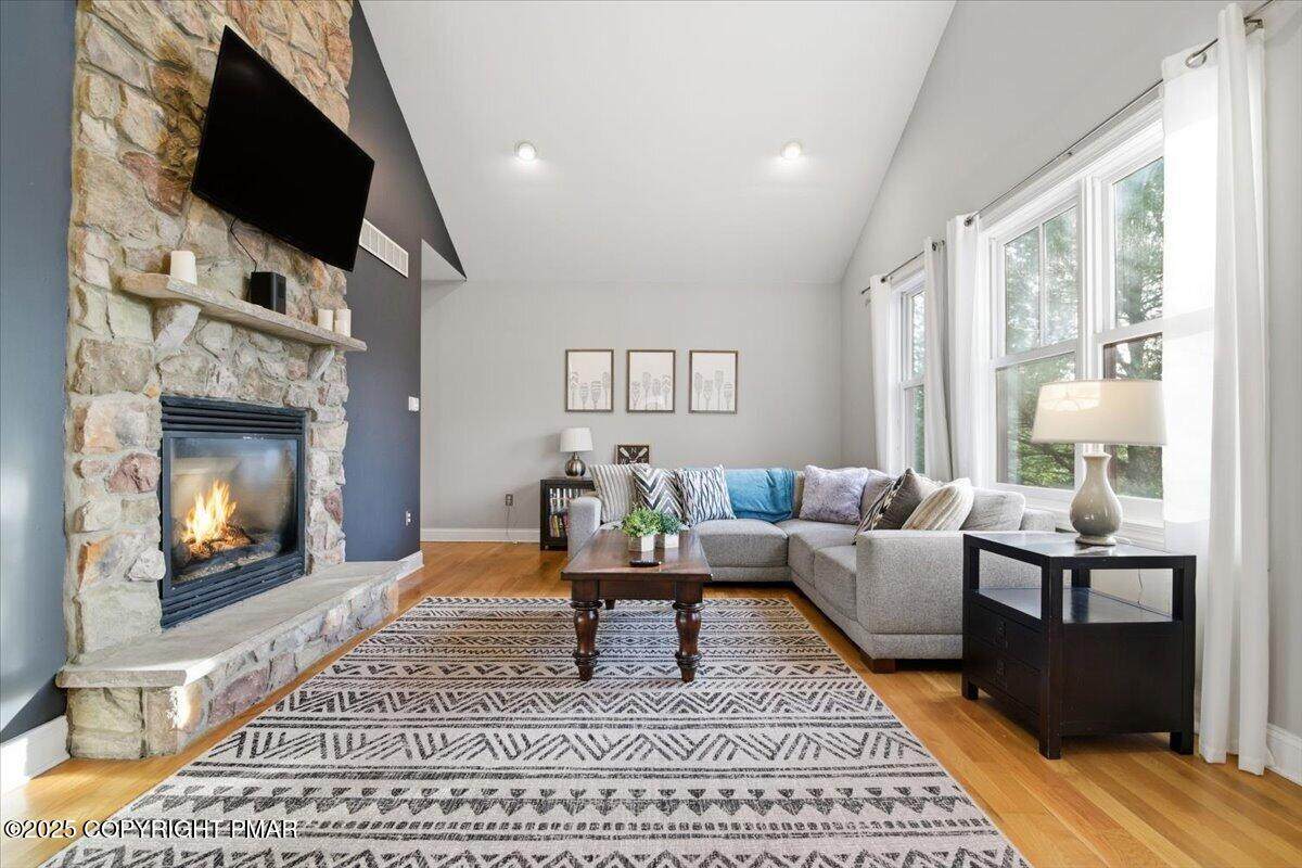 6 Fieldstone Court - Photo 1