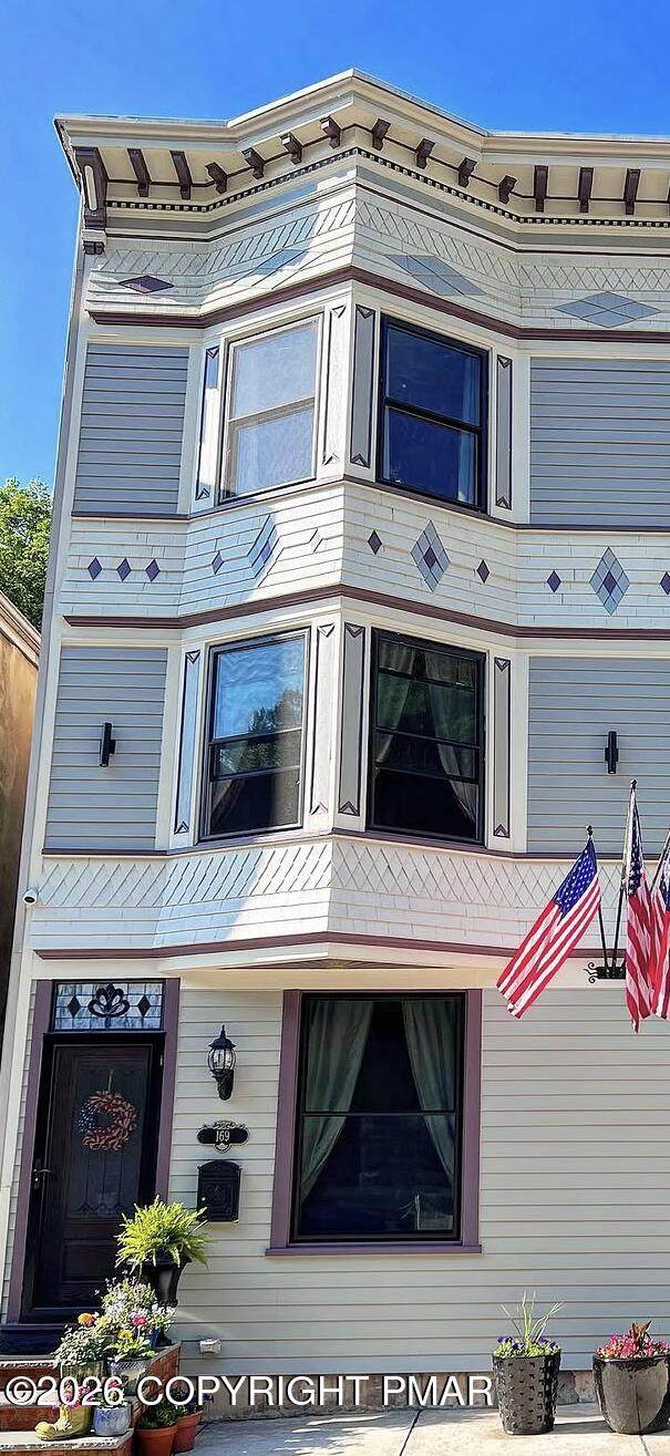 169 Broadway - Photo 1