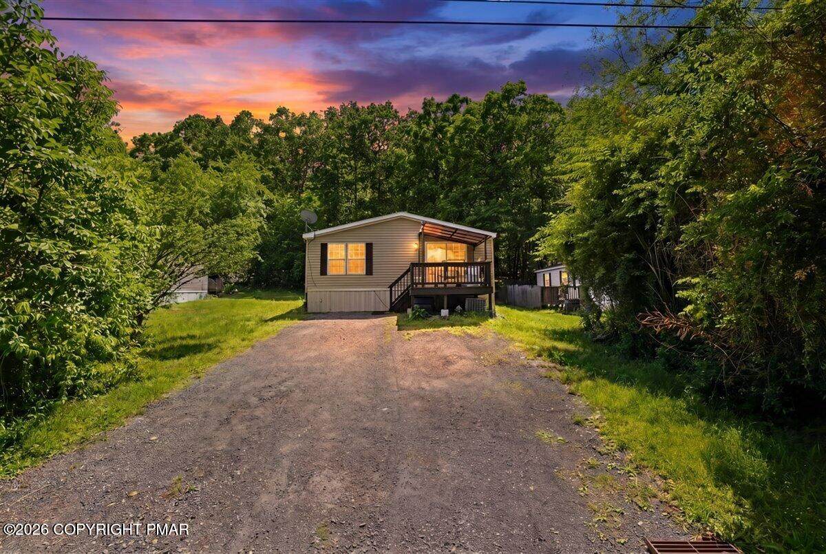 2549 Lynnwood Drive - Photo 1