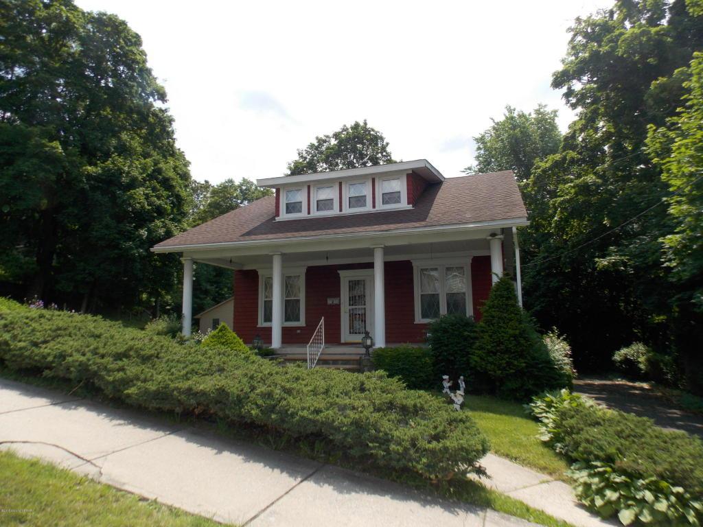 714 Center St - Photo 1