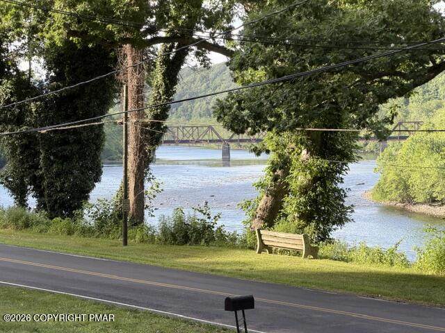 https://bt-photos.global.ssl.fastly.net/pocono/orig_boomver_3_PM-142461-2.jpg